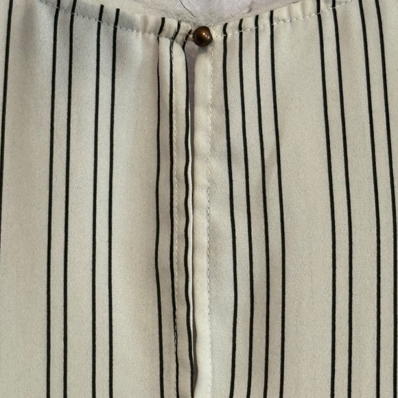 Who What Wear Striped Sleeveless Blouse, High -Low Hem, Raw Trim Detail, Size 1X - Picture 3 of 5